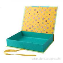 Bespoke cardboard packaging boxes ribbon handle logo
